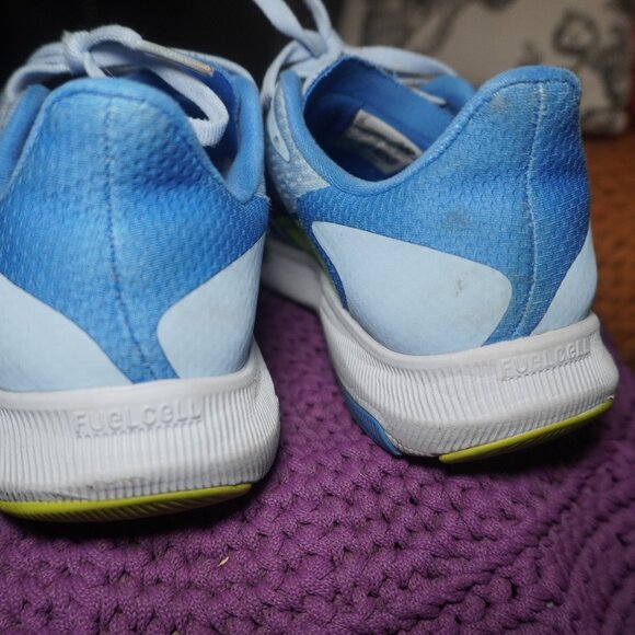 New Balance Womens Light Blue Yellow FuelCell Propel v2 Running Shoes Size 6 - Picture 4 of 8
